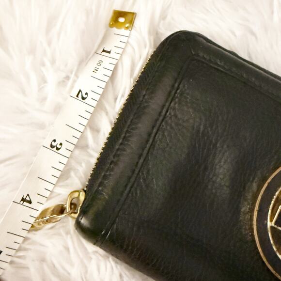 TORY BURCH | Amanda Continental Zip-around wallet Black Pebbled Leather Gold - Picture 11 of 12